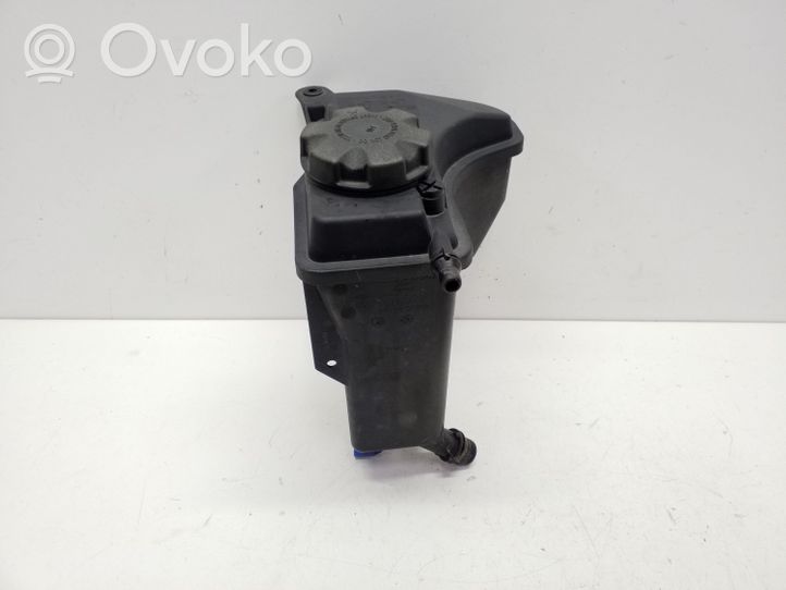 BMW 1 E81 E87 Vase d'expansion / réservoir de liquide de refroidissement 10808611