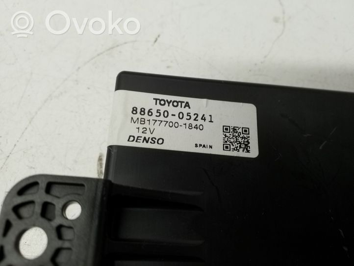 Toyota Avensis T270 Ilmastoinnin ohjainlaite/moduuli MB1777001840