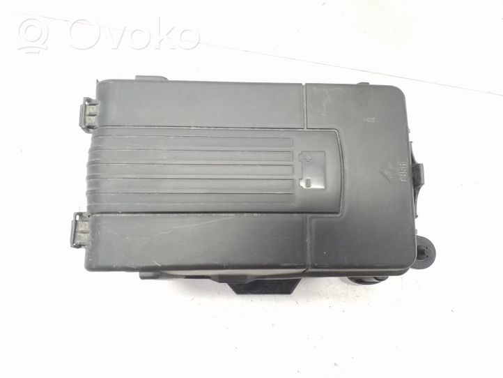 Volkswagen Tiguan Akumuliatoriaus dėžė 3C0915443A