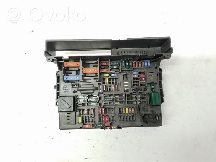 BMW 3 E92 E93 Module de fusibles 62567121