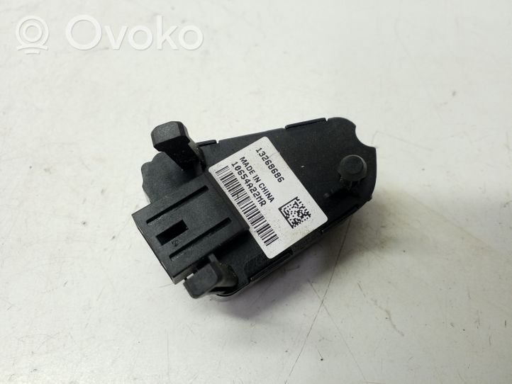 Opel Meriva B Przełącznik / Przycisk kierownicy 13268686