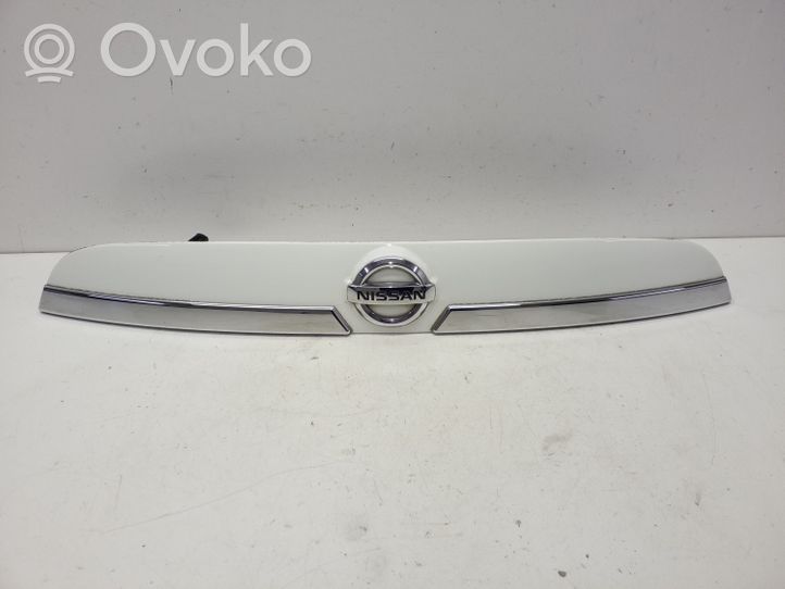 Nissan Juke I F15 Takaluukun rekisterikilven valon palkki 908681KR6A