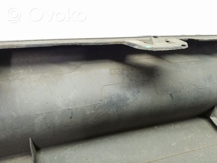 Opel Astra J Rivestimento della parte inferiore del paraurti posteriore 13368071