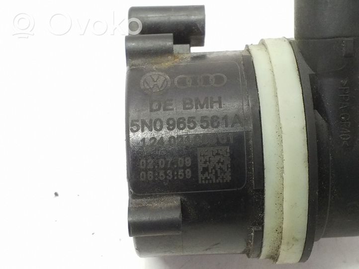 Volkswagen Golf VI Pompa elettrica dell’acqua/del refrigerante ausiliaria 5N0965561A