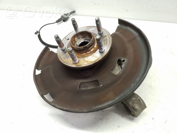 Opel Astra J Front wheel hub 13583478