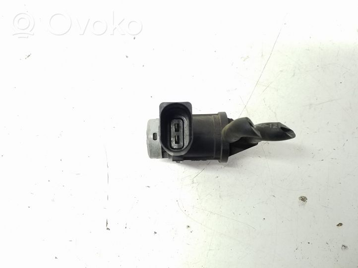 Volkswagen Tiguan Turboahtimen magneettiventtiili 1K0906283A