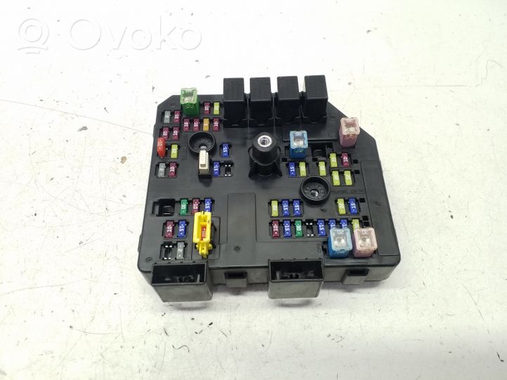 Opel Antara Module de fusibles 95903657