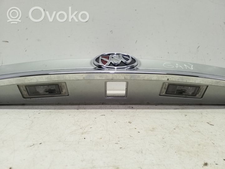 Buick Encore II Trunk door license plate light bar 95093299