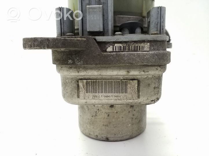 Ford Kuga I Pompe de direction assistée 4M513K514CC