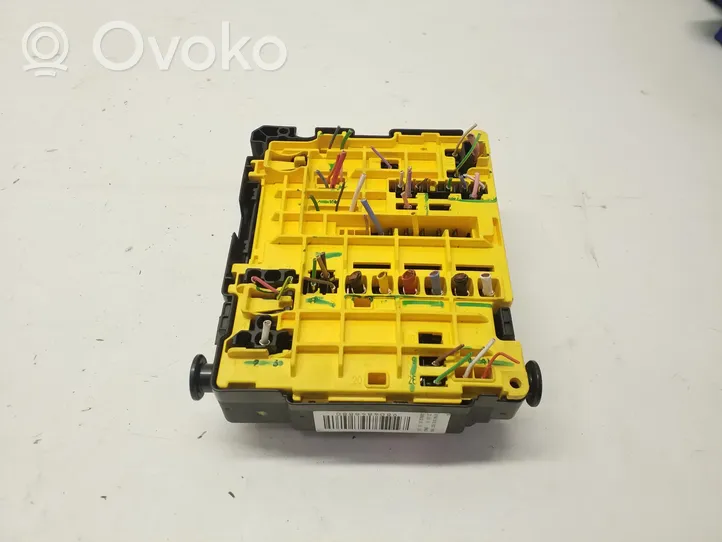 Opel Grandland X Module de fusibles 9804846880