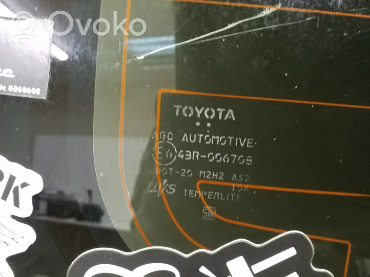 Toyota Prius c Couvercle de coffre 