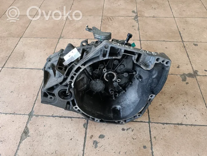 Nissan Juke I F15 Mechaninė 6 pavarų dėžė 320100960R