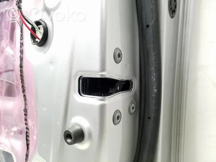 Toyota Prius+ (ZVW40) Priekinės durys 