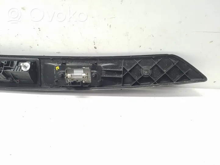 Volkswagen Tiguan Takaluukun rekisterikilven valon palkki 5N0827335F