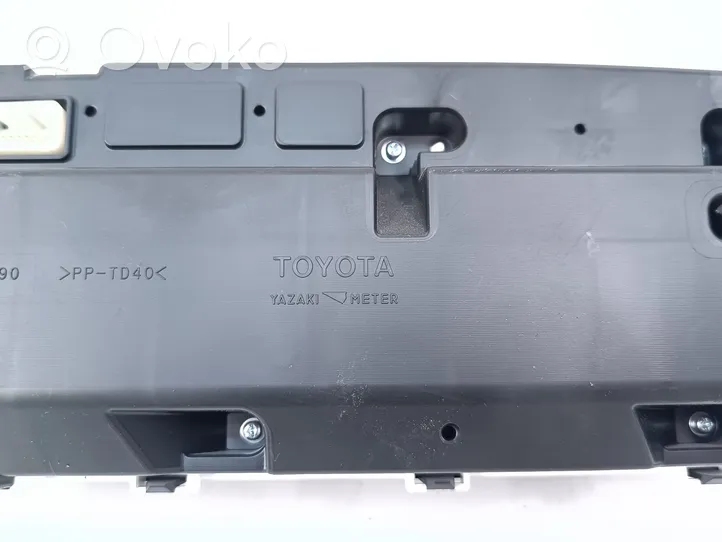 Toyota Prius+ (ZVW40) Tachimetro (quadro strumenti) 8380047590