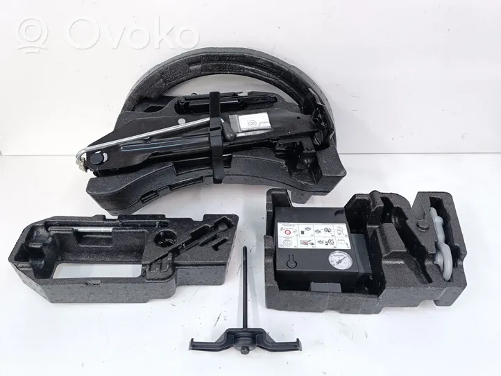 Porsche Cayenne (92A) Set di attrezzi 