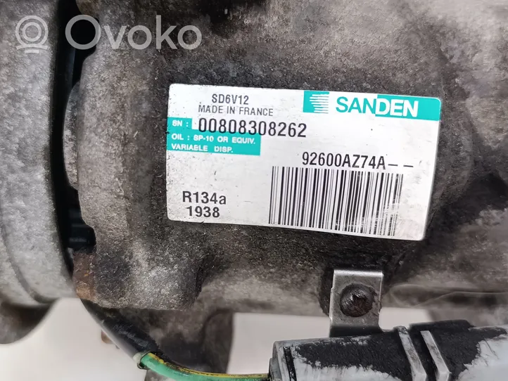 Nissan Juke I F15 Ilmastointilaitteen kompressorin pumppu (A/C) 92600AZ74A