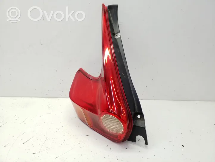 Nissan Juke I F15 Lampa tylna 