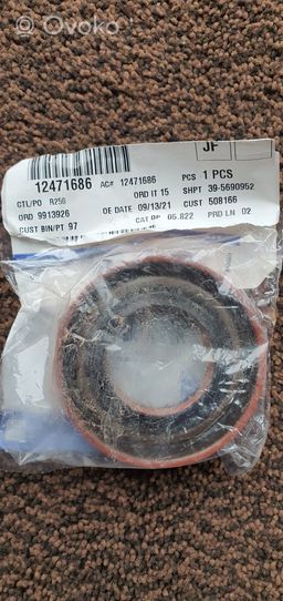 Cadillac Escalade Rear wheel bearing hub 12471686