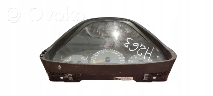 Mercedes-Benz E W210 Compteur de vitesse tableau de bord 87001357