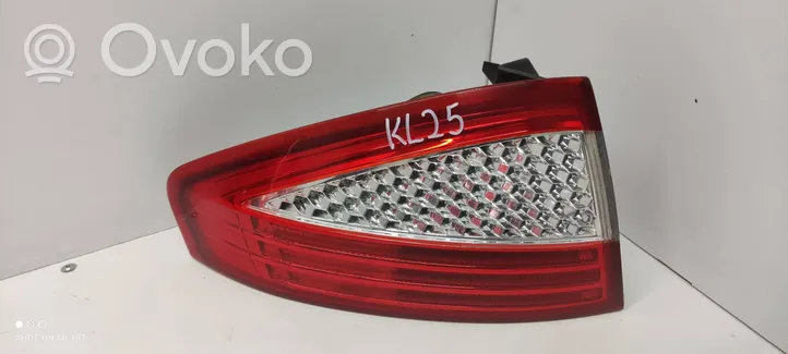 Ford Mondeo MK IV Luci posteriori 757113405A