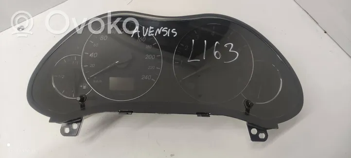 Toyota Avensis T250 Compteur de vitesse tableau de bord 8380005531