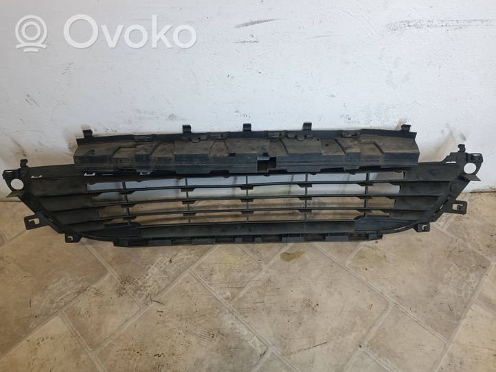 Citroen C4 II Etupuskurin alempi jäähdytinsäleikkö 9670503480