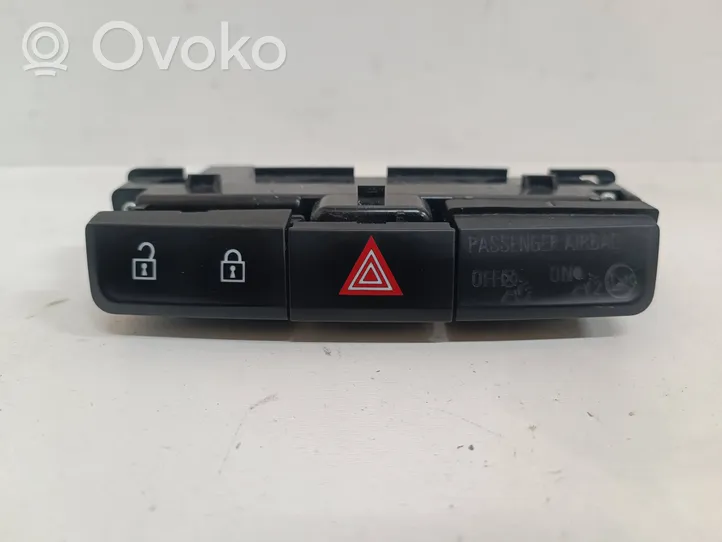 Opel Zafira C Botón interruptor de bloqueo de puertas 39021936