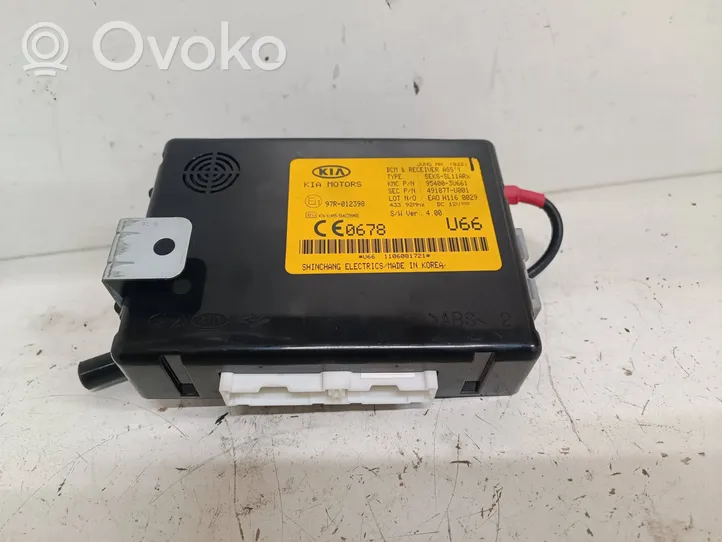 KIA Sportage Oven keskuslukituksen ohjausyksikön moduuli 97R012398