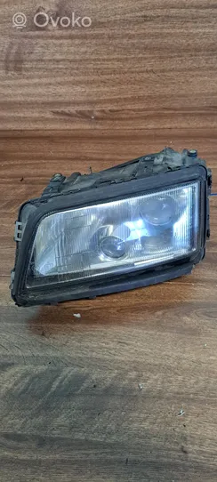 Audi A8 S8 D2 4D Lampa przednia 0301041211