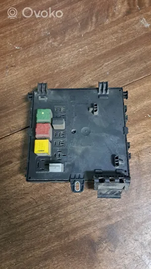 Opel Vectra C Fuse box set 460023260