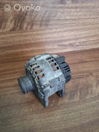 Volkswagen PASSAT B5 Alternator 028903029E