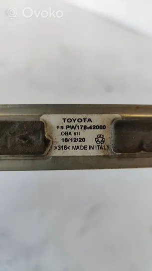 Toyota RAV 4 (XA50) Enjoliveur de pare-chocs arrière PW17842000