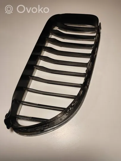 BMW 6 F06 Gran coupe Grille calandre supérieure de pare-chocs avant 10627110