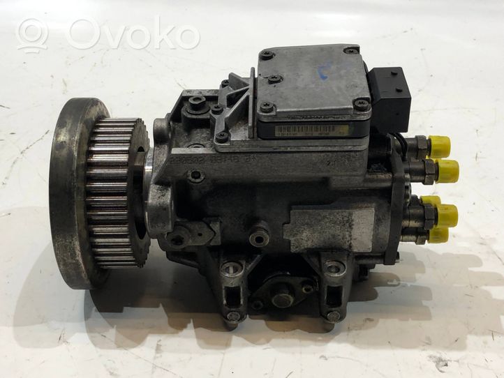 Audi A4 S4 B6 8E 8H Polttoaineen ruiskutuksen suurpainepumppu 