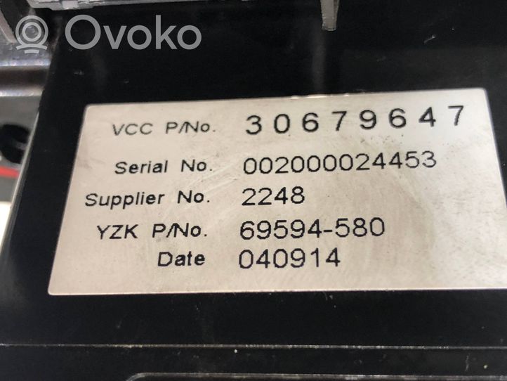 Volvo V50 Cadre, panneau d'unité radio / GPS 