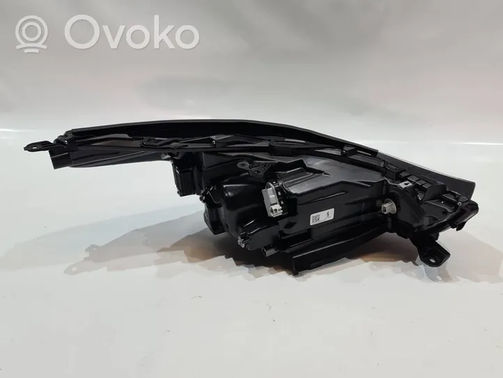 Toyota Highlander XU70 Lampa przednia 101008A06K