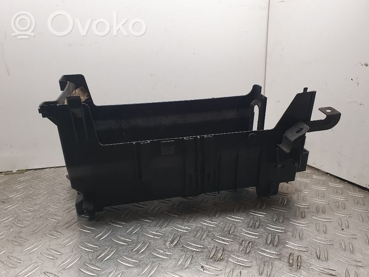 Opel Insignia A Battery tray 13330951