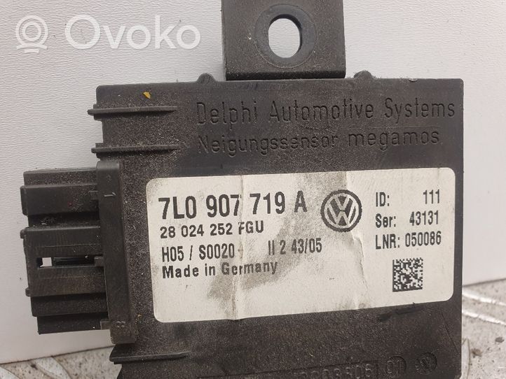 Volkswagen Touareg I Boîtier module alarme 7L0907719A