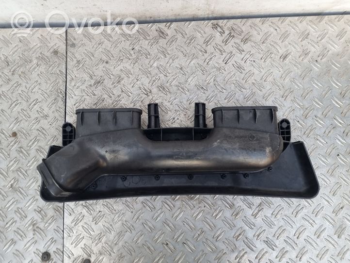 BMW X3 E83 Parte del condotto di aspirazione dell'aria 3402849