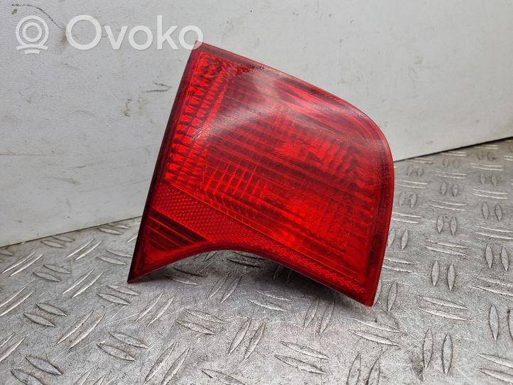 Audi A4 S4 B7 8E 8H Lampy tylnej klapy bagażnika 965159