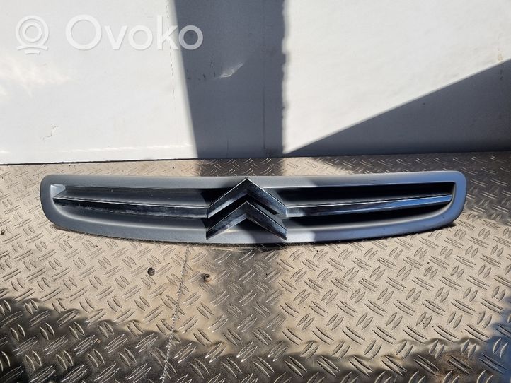 Citroen Xsara Picasso Front bumper upper radiator grill 9650059677