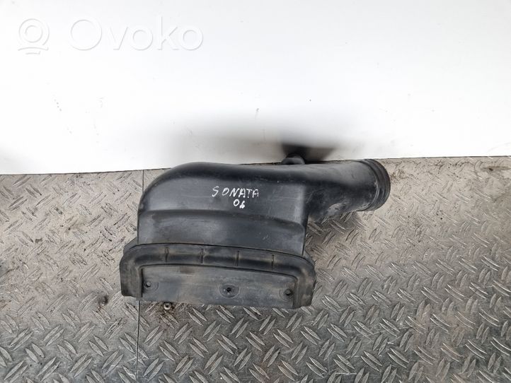 Hyundai Sonata Oro paėmimo kanalo detalė (-ės) 282103K010