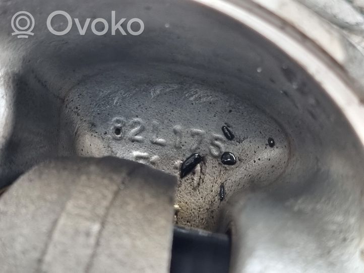 Volvo V40 Piston avec bielle 82L175