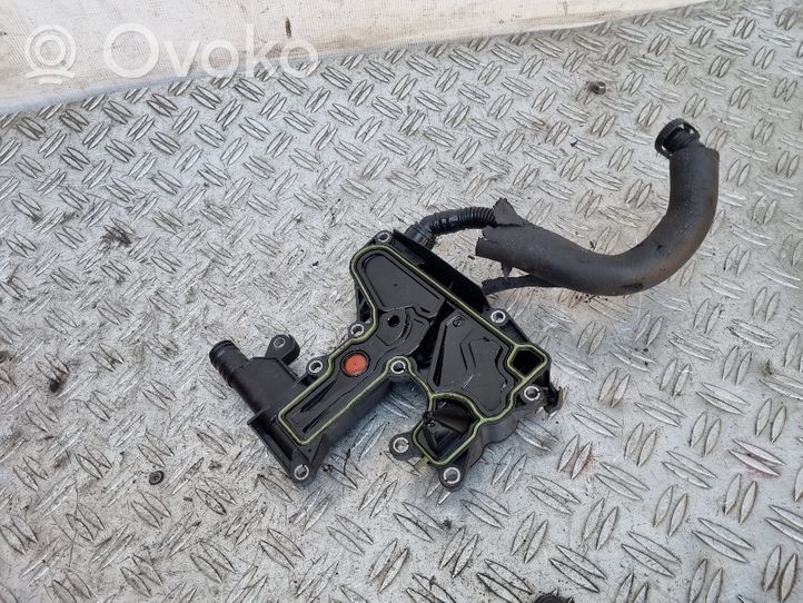 Audi A4 S4 B8 8K Separatore dello sfiato dell’olio 06H103495