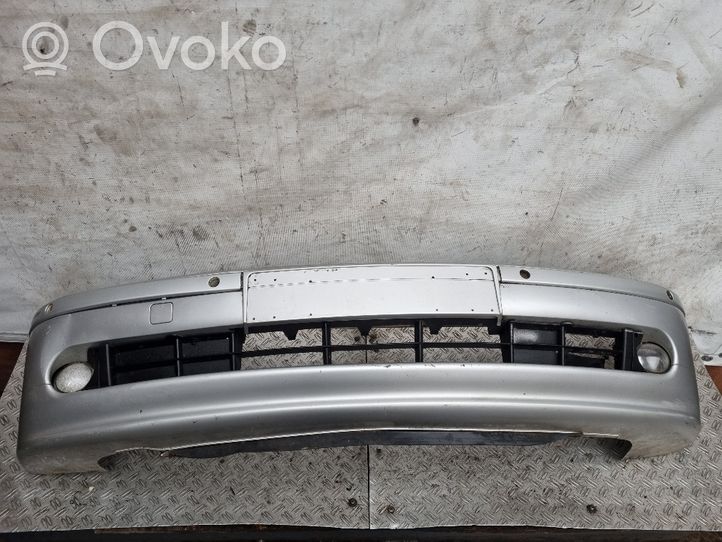 BMW 5 E39 Front bumper 7005948