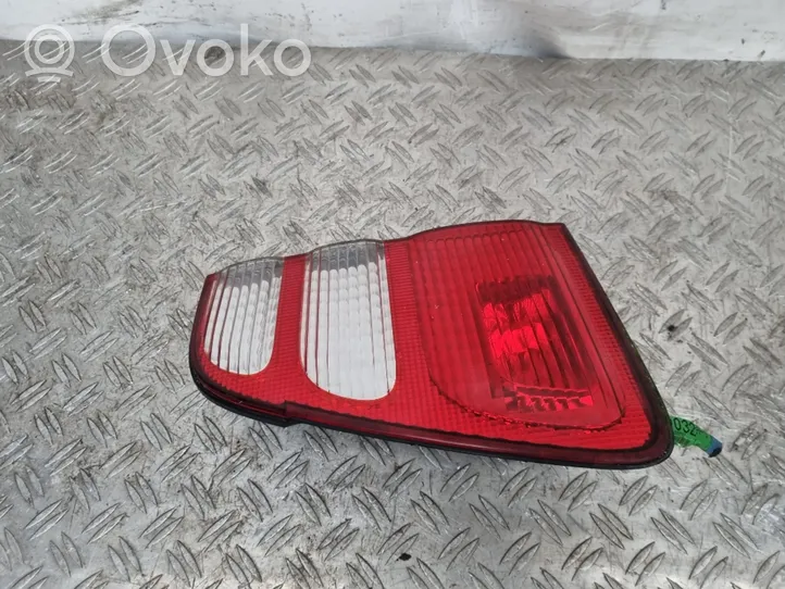 Toyota Land Cruiser (J100) Lampy tylnej klapy bagażnika 6078