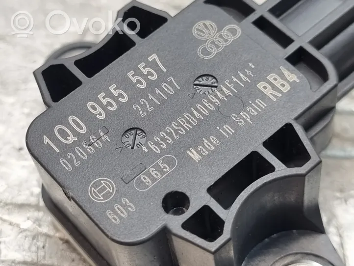Volkswagen Eos Airbag deployment crash/impact sensor 1Q0955557