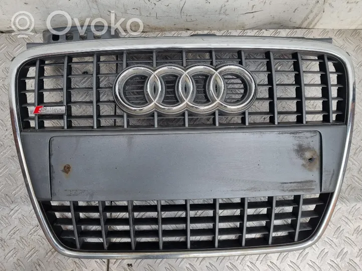 Audi A4 S4 B7 8E 8H Grotelės viršutinės 8E0850651M