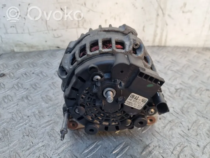 Volkswagen Golf VII Generatore/alternatore 04E903023J